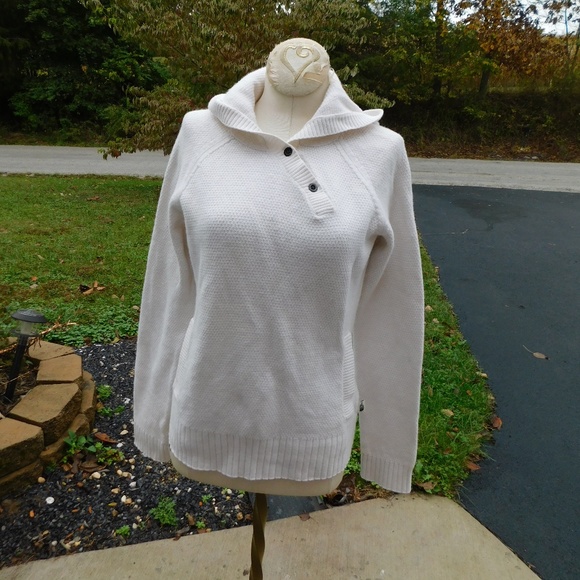 The North Face Sweaters - The North Face Hooded Pullover Sweater sz S